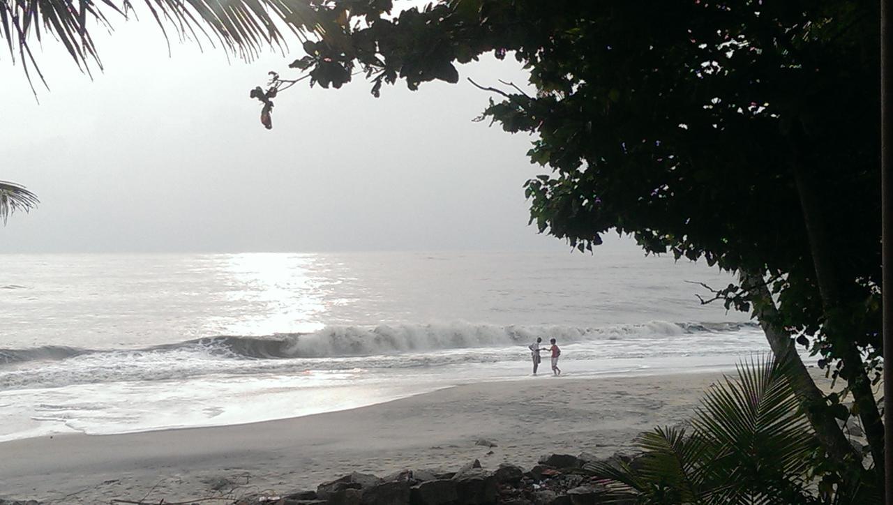 Colonels Beach Villa Alappuzha Экстерьер фото